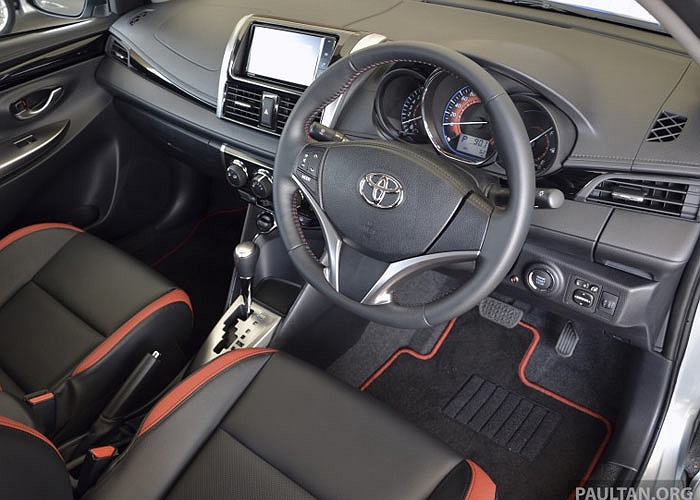 Vios 2013 được trang bị động cơ dung tích 1.5L mang mã 1NZ-FE 4 xy-lanh với VVT-i cho công suất tối đa 107 mã lực tại 6.000v/ph, mô-men xoắn cực đại 141Nm tại 4.200v/ph, đi kèm hộp số tự động 4 cấp điều khiển điện tử Super ECT hoặc số sàn 5 cấp.