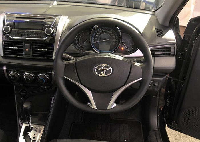 Cùng với việc làm mới thiết kế và công nghệ, Vios 2013 sẽ có thêm vũ khí để đấu với hàng loạt đối thủ nặng kí trên thị trường. 