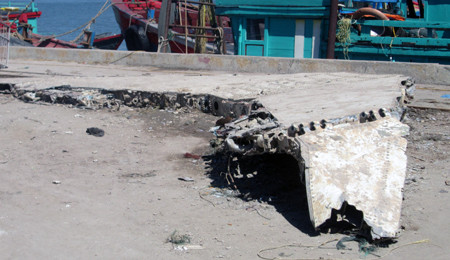 cánh máy bay, đáy biển, ngư dân