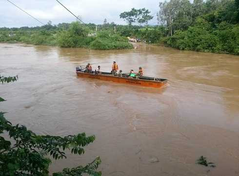 đập Khe Ang, ba đờ xốc, Innova, tìm kiếm, 5 nạn nhân