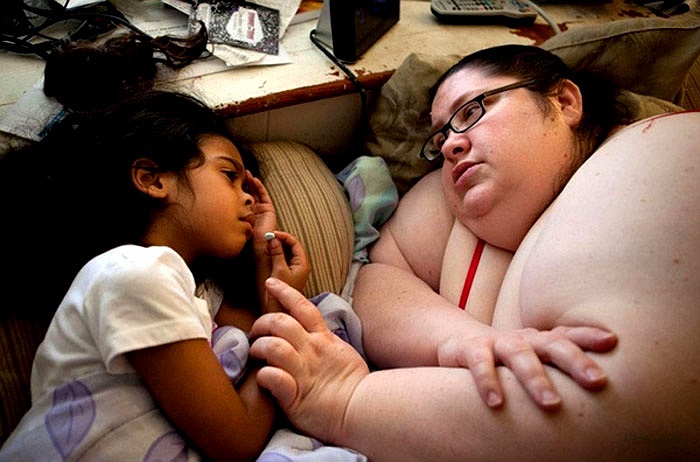 Thời gian là thứ rất hiếm với chị nên khi đã lo xong hết công việc là tranh thủ từng phút để chơi với con gái Jacqueline yêu quí.