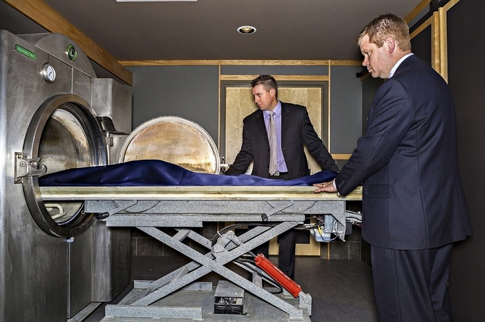 Được biết hiện nay, hoả thiêu là một hình thức an táng người chết đang rất phổ biến trên thế giới.