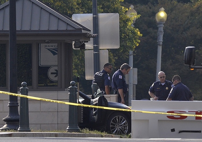 Cảnh sát Mỹ tại hiện trường gần tòa nhà Quốc hội