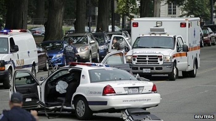 Người phụ nữ trong chiếc xe đã bị bắn chết sau cuộc rượt đuổi của cảnh sát từ Nhà trắng đến tòa nhà Quốc hội