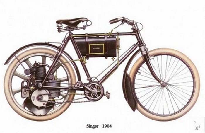 Lần đầu tiên toàn bộ động cơ của xe được đặt vào bánh sau của xe. Chiếc Singer này sử dụng động cơ 4 thì, xinh lanh đơn, dung tích 222 cc, công suất cực đại 2 mã lực. 
