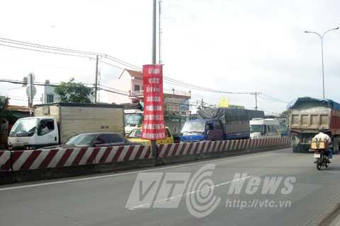 kẹt xe, ùn tắc, KCN Vĩnh Lộc, Q.Bình Tân, giành đường