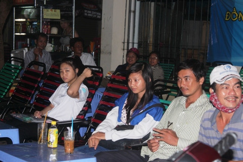 TP.HCM, Giáo dục, thi đại học, sĩ tử, phụ huynh, vạ vật trước cổng trường