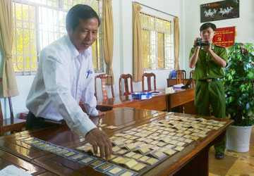 trộm vàng, cướp giật