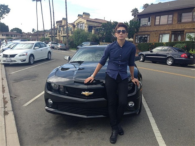 Tim, ông xã của Trương Quỳnh Anh đang có chuyến lưu diễn nước ngoài.