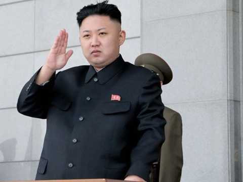 Triều Tiên bác tin Kim Jong-un tặng sách của Hitler