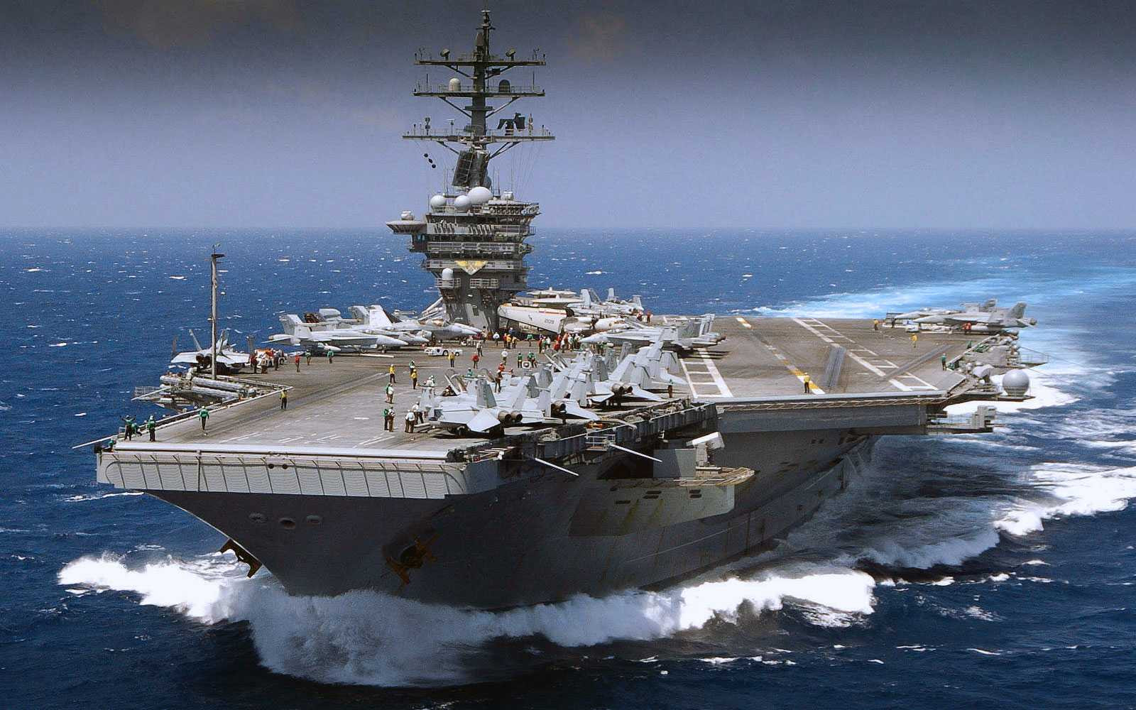 Siêu tàu sân bay hạt nhân USS Nimitz của Hải quân Mỹ