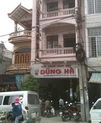 Trộm khoắng sạch tiệm vàng lúc rạng sáng