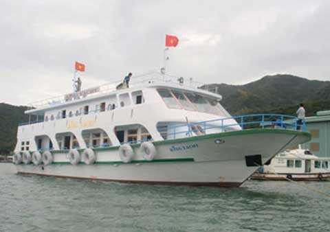 Du thuyền "khủng" của đại gia Nha Trang