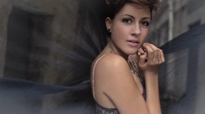 Bên cạnh đó, Jill cũng khuyên các phụ nữ trẻ là, hãy tìm hiểu, chăm sóc kỹ hơn về cơ thể của họ cũng như những dấu hiệu dẫn đến căn bệnh ung thư vú trước khi quá muộn. 