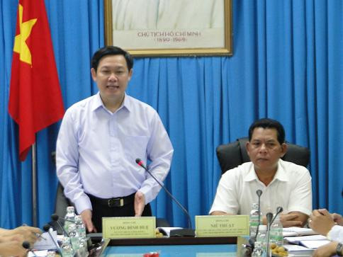 ưởng Ban Kinh tế Trung ương Vương Đình Huệ tại buổi làm việc với lãnh đạo tỉnh Đắk Lắk