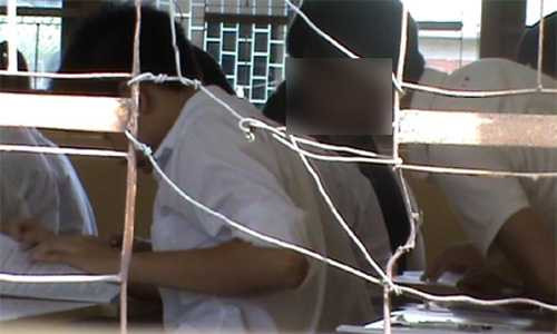 tiêu cực thi cử