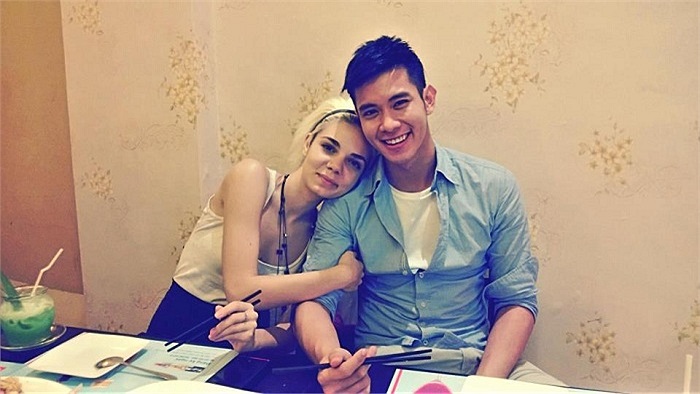 Hồ Vĩnh Khoa đang có khoảng thời gian nghỉ ngơi bên bạn nhảy, sau khi rời cuộc chơi Bước nhảy hoàn vũ 2013.