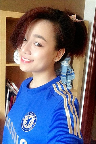 Sao Mai Hà Hoài Thu khoe tóc mới cá tính.