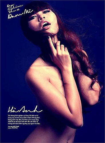 Và bán nude đầy khiêu khích.