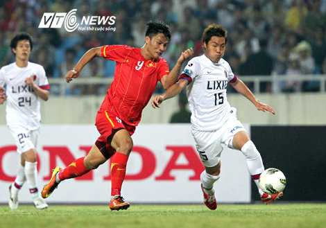 Mạc Hồng Quân đang dần hòa nhập hơn với lối đá tại U23 VN (Ảnh: Q.M)