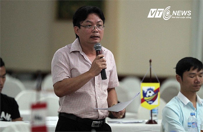 Chưa hết, vấn đề một số đội bóng nợ phí tham dự giải, tiền thẻ phạt với BTC, trong đó có CLB Thanh Hóa cũng nóng. Tuy nhiên, ông PCT CLB Thanh Hóa thì cho rằng, họ chưa đóng chứ không phải không đóng. Họ chờ VPF công khai tài chính.