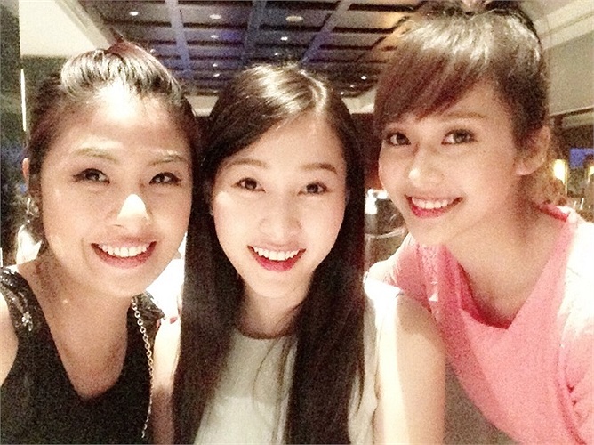 Hoa hậu Ngọc Hân, Thu Thảo và hotgirl Khả Ngân đọ sắc.