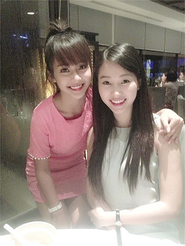 Hoa hậu Thu Thảo và hotgirl Khả Ngân, cả hai đều xinh đẹp và ngọt ngào.
