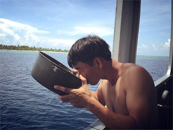 Danh hài Xuân Bắc và những hình ảnh thú vị ngoài Trường Sa.