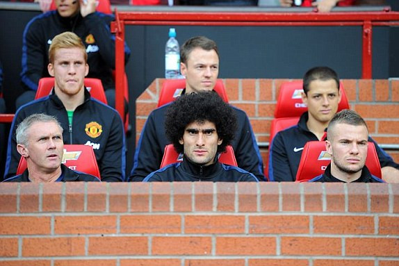 Fellaini ngồi dự bị