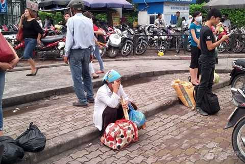 Sau nghỉ lễ người dân 'vật vã' trở lại Thủ đô