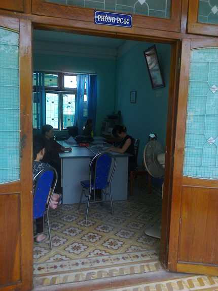 cán bộ thuế, giám đốc, công an, Kon Tum, bể nợ, tiền tỷ, truy nã