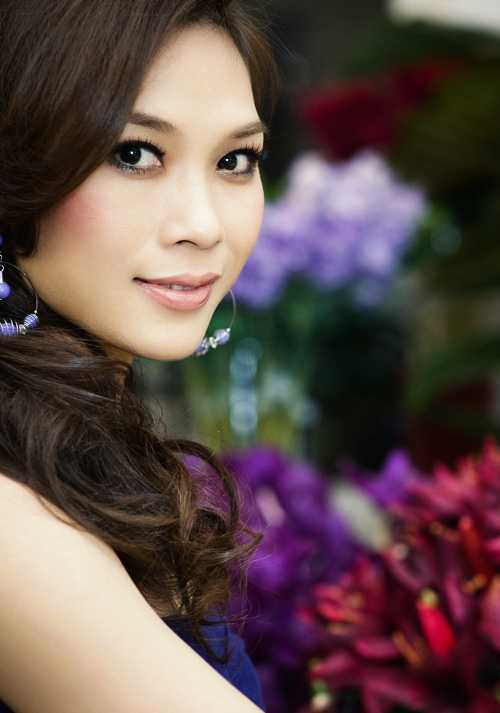 Váy Thu Minh 300 triệu, điện thoại Trà Ngọc Hằng 2 tỷ