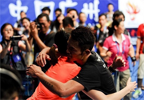 Lin Dan và giây phút đăng quang tại giải vô địch cầu lông thế giới 2013 được tổ chức tại Trung Quốc mới đây.