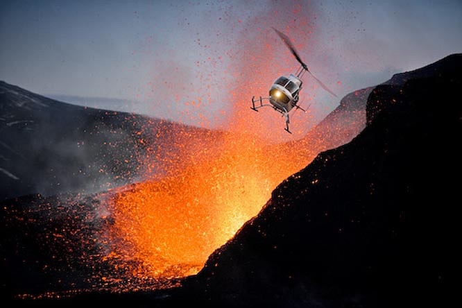 Mặc dù chỉ được coi là núi lửa hạng hai, nhưng trong ba ngày đầu phát hỏa, từ 15 tới 17/4/2009, nó đã tung vào không khí tới 140 triệu mét khối khí và bụi.