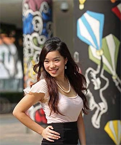 Được biết, Seet là cô hoa khôi nhỏ nhắn nhất trong số các cô gái ở top 25 người đẹp.