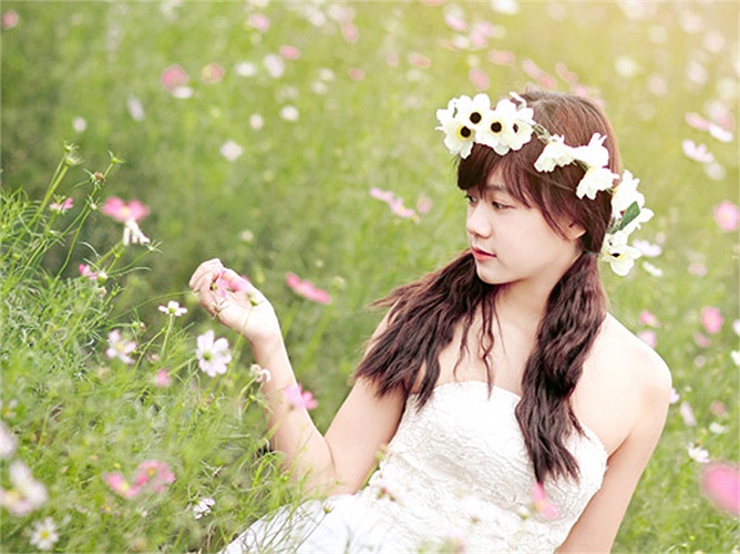 Nữ sinh này có vẻ đẹp trong veo.