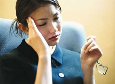 Vì sao dân văn phòng bỗng choáng, ngất nhiều hơn?