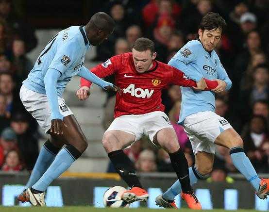 Vì sao M.U thua thảm Man City?