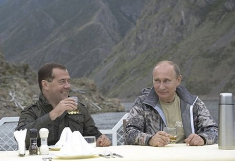 Putin câu cá măng