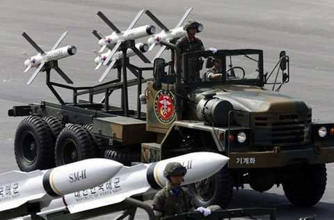 Hàn Quốc duyệt binh