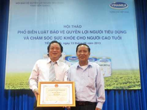 Vinamilk chăm sóc sức khỏe người cao tuổi Tiền Giang