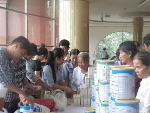 Vinamilk chăm sóc sức khỏe người cao tuổi Tiền Giang