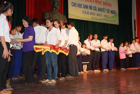 vinamilk trao học bổng