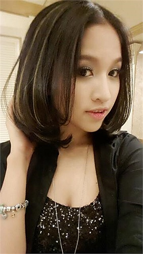 Vân Hugo khoe tóc mới.