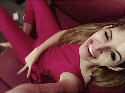 Andrea gầy thê thảm, người đẹp giữ một vóc dáng không thể 'cò hương' hơn.