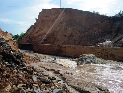 sự cố, vỡ đập, nước, chảy siết, thủy thần, hoảng sợ