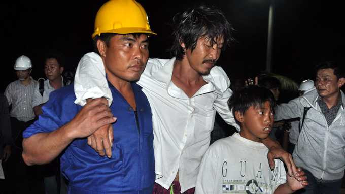 nước mắt, tàu cá bị đâm, tàu singapore, thi thể, nạn nhân, sống sót