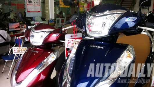 Vừa về đại lý, Honda LEAD 125 đã loạn giá