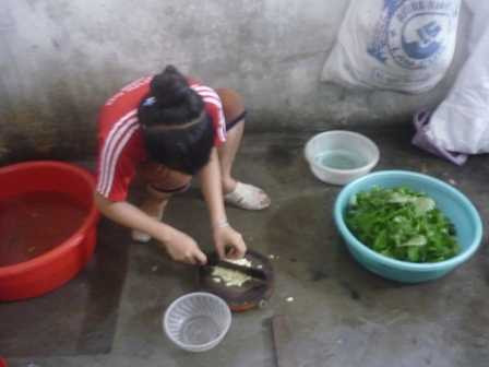 Bữa cơm đạm bạc của học viên Lô Hội với rau khoai là món chủ đạo