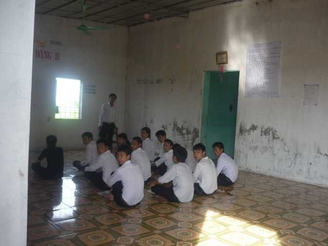 Người quản lý phòng thay chuyên viên "nhồi sọ" học viên mới ngay tại phòng trọ 